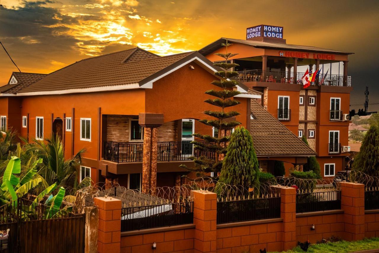 Homey Lodge Kumasi Bagian luar foto