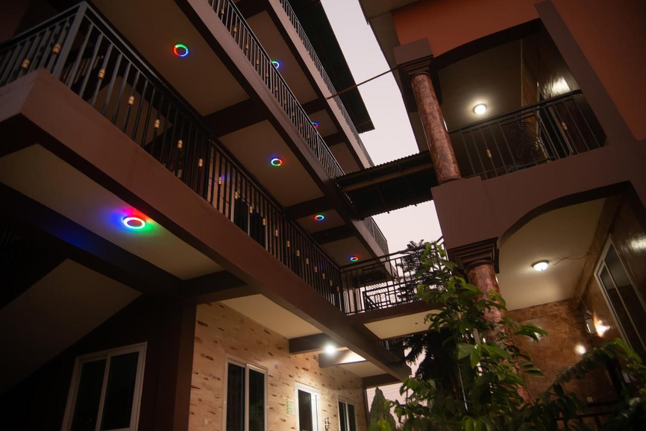 Homey Lodge Kumasi Bagian luar foto