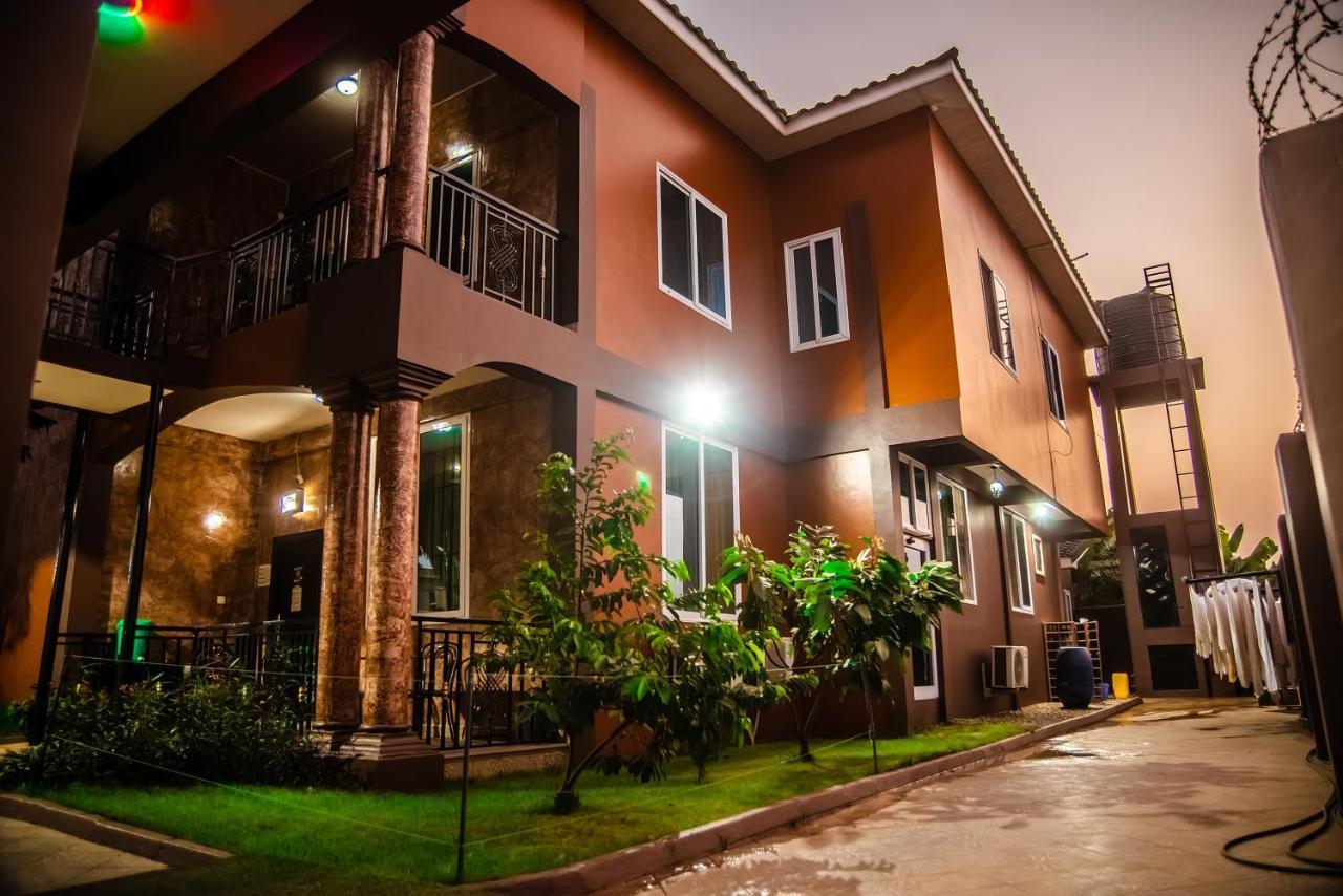Homey Lodge Kumasi Bagian luar foto