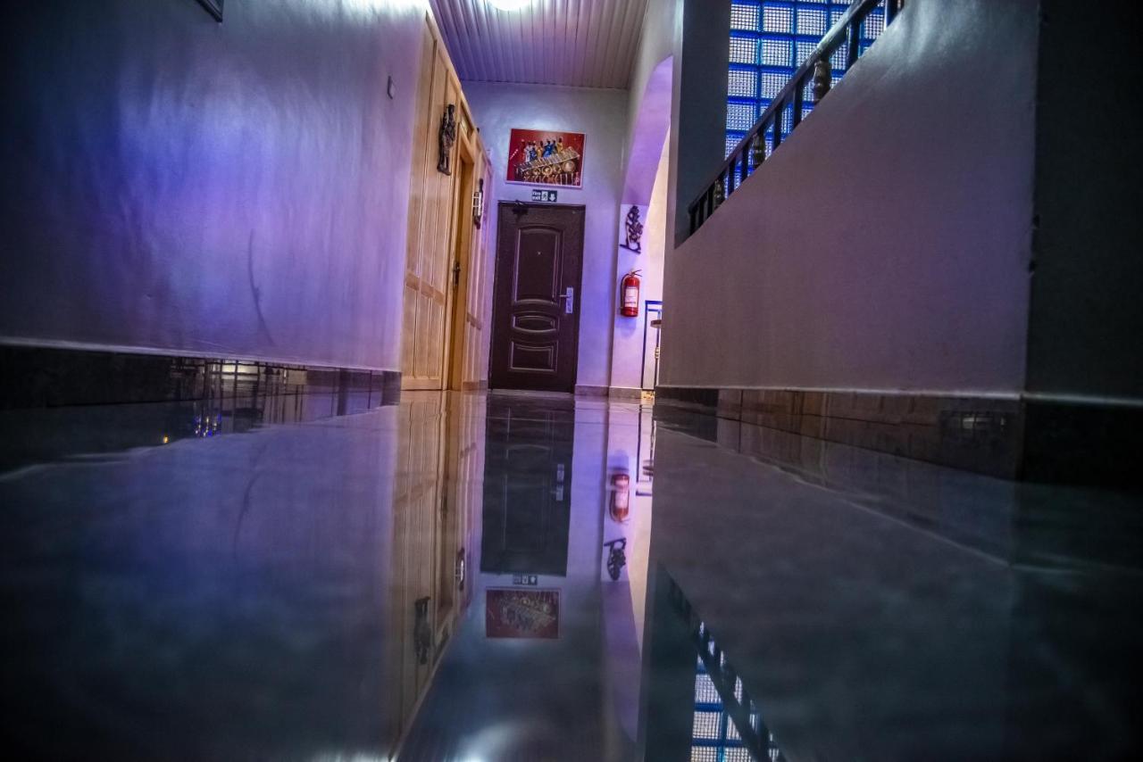 Homey Lodge Kumasi Bagian luar foto