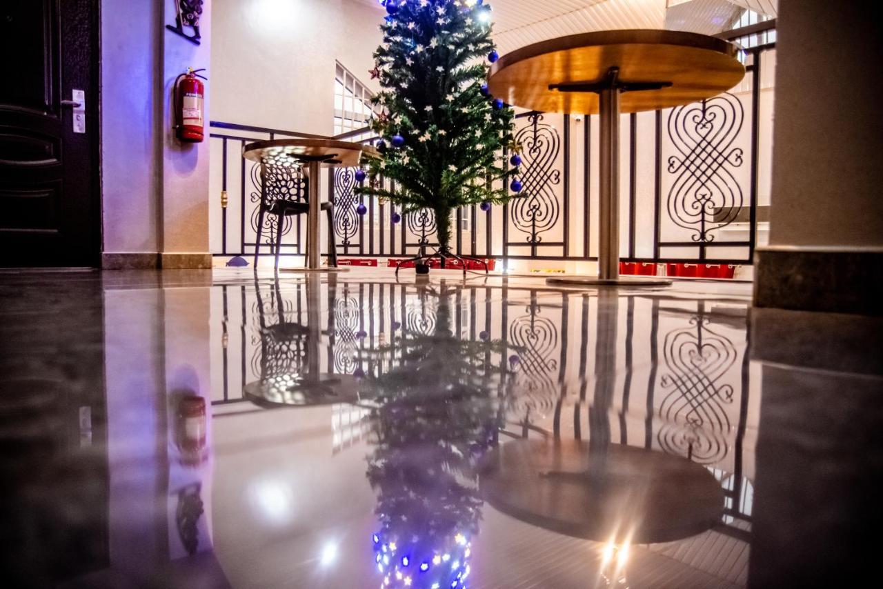 Homey Lodge Kumasi Bagian luar foto