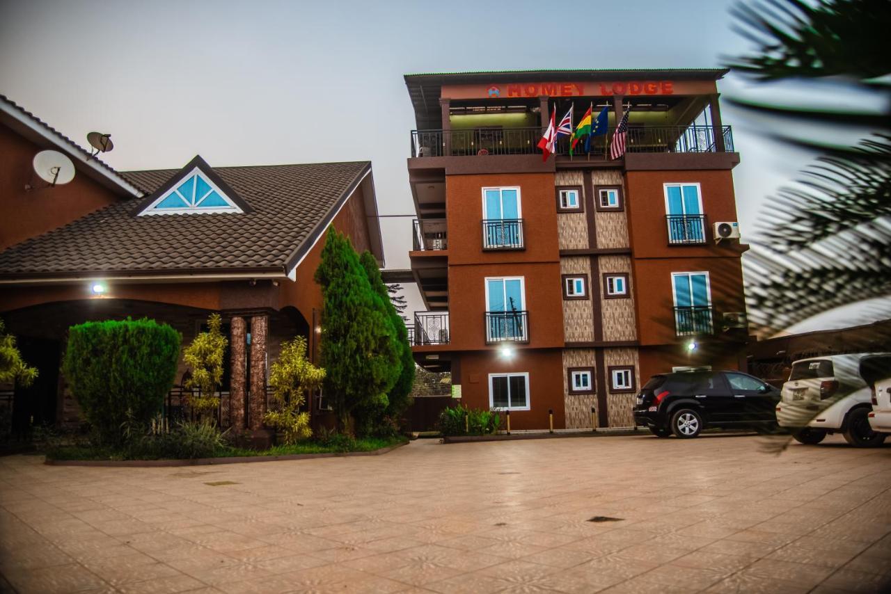 Homey Lodge Kumasi Bagian luar foto