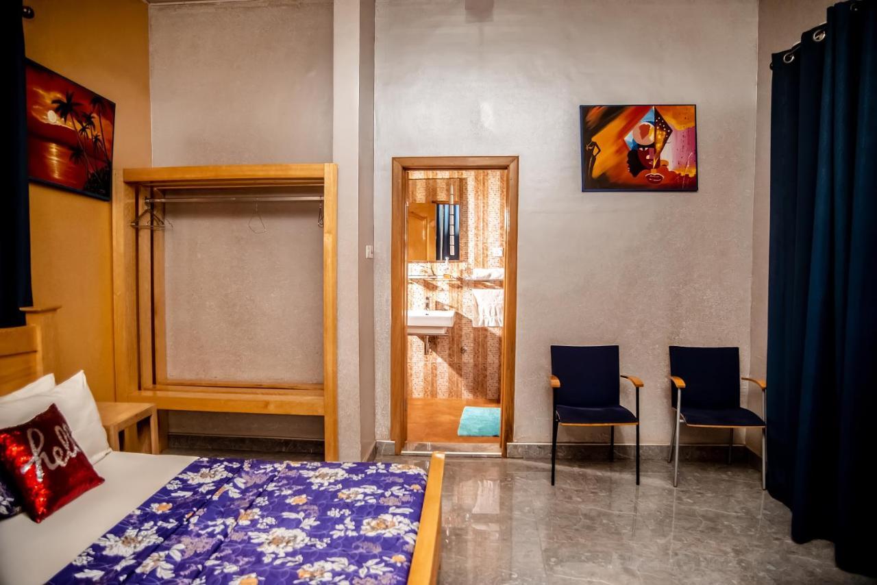Homey Lodge Kumasi Bagian luar foto