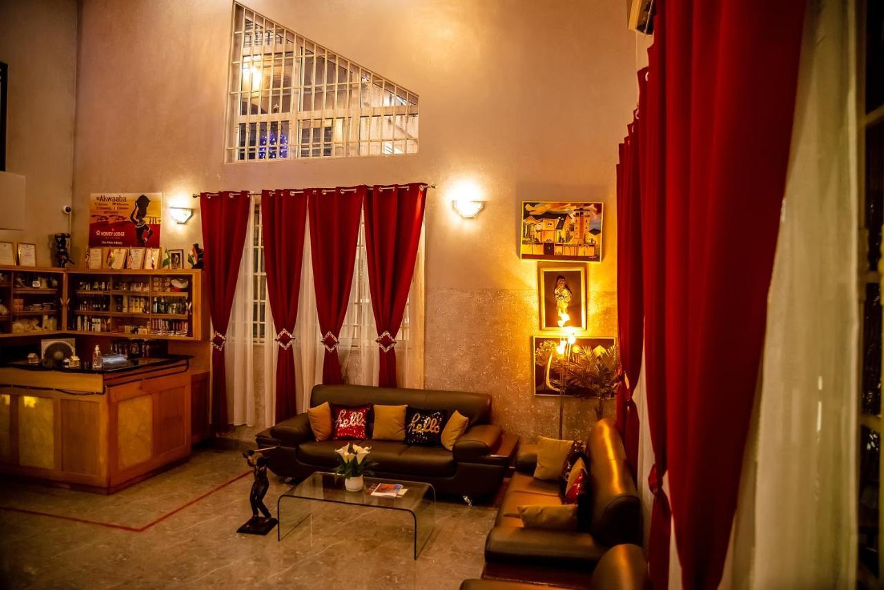 Homey Lodge Kumasi Bagian luar foto