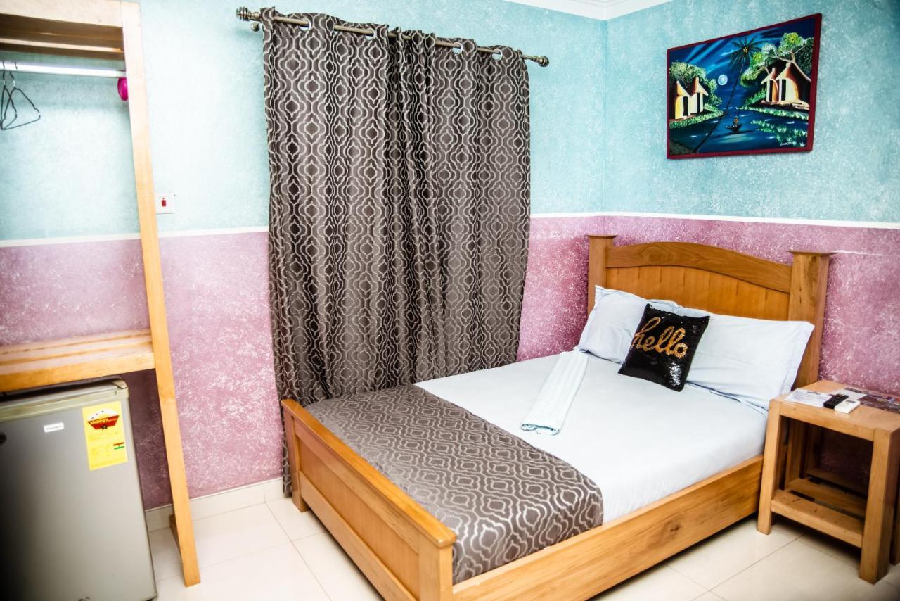 Homey Lodge Kumasi Bagian luar foto