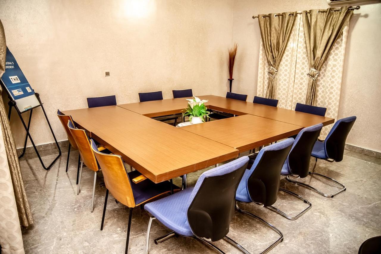 Homey Lodge Kumasi Bagian luar foto