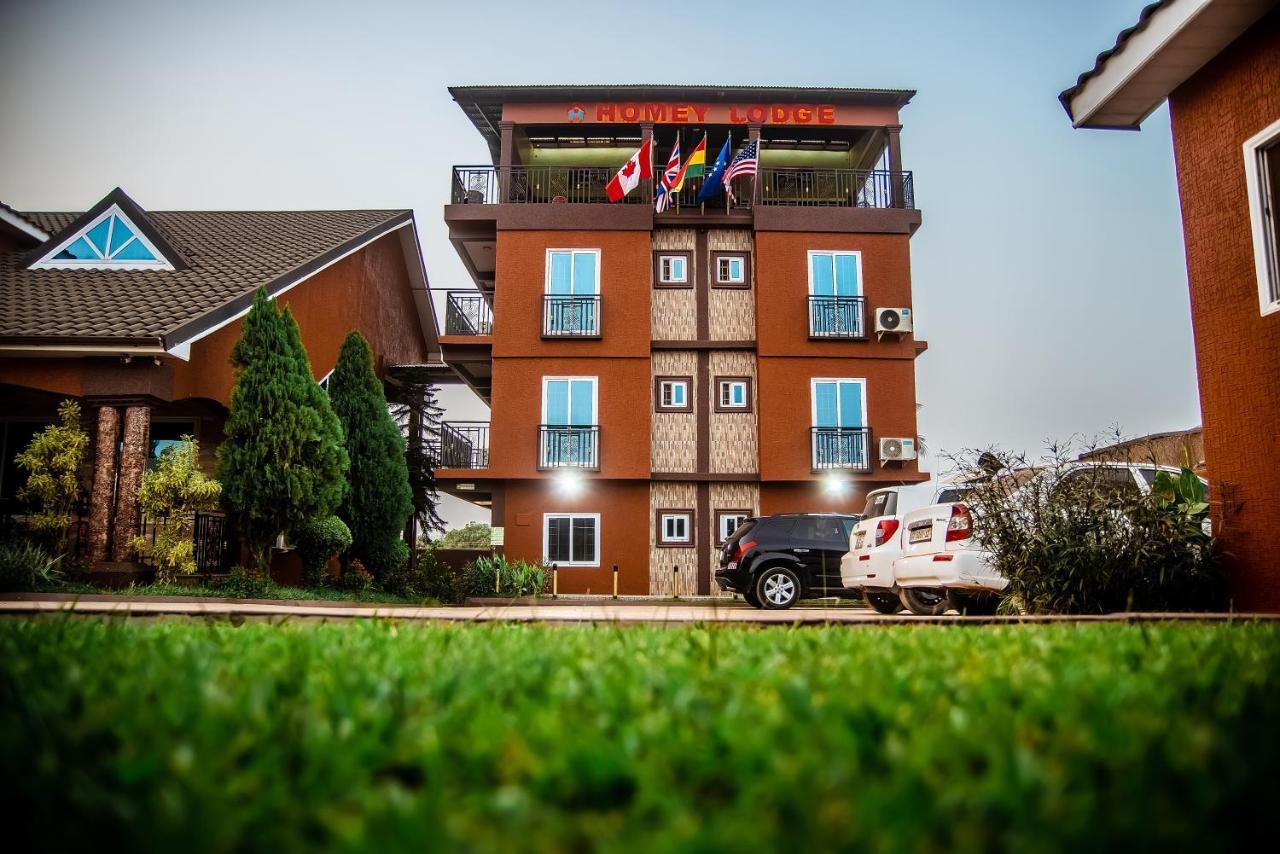 Homey Lodge Kumasi Bagian luar foto