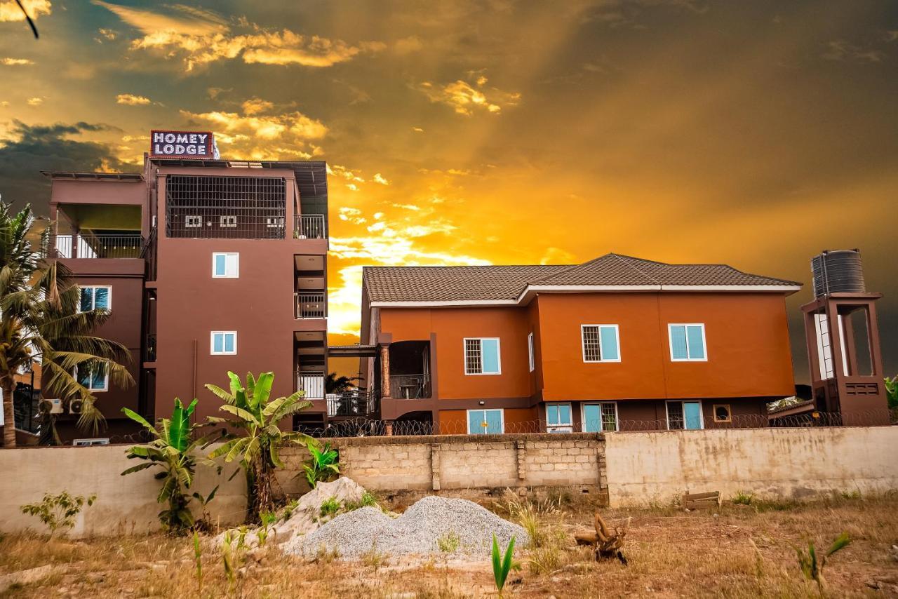 Homey Lodge Kumasi Bagian luar foto