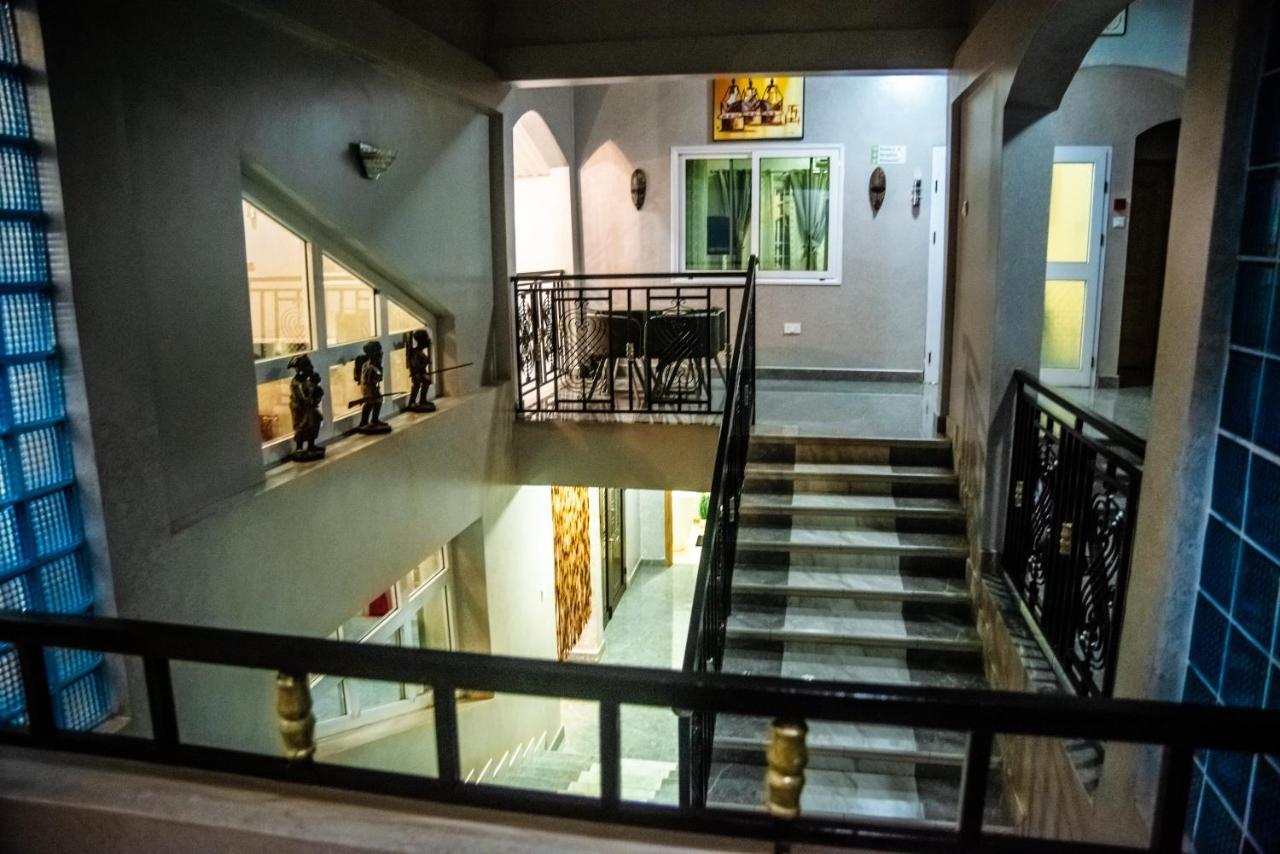 Homey Lodge Kumasi Bagian luar foto
