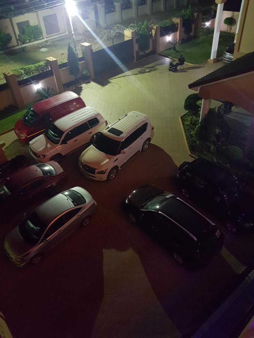 Homey Lodge Kumasi Bagian luar foto