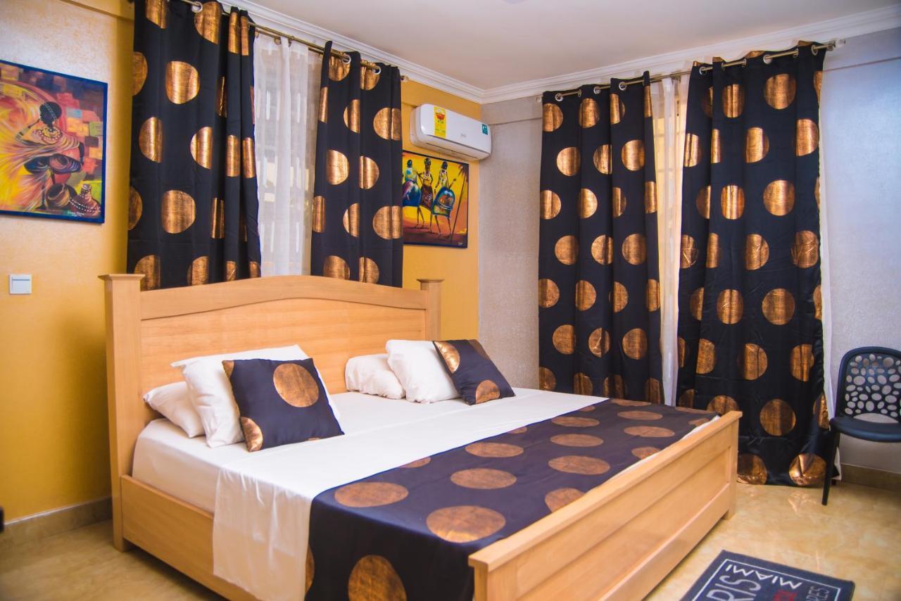 Homey Lodge Kumasi Bagian luar foto