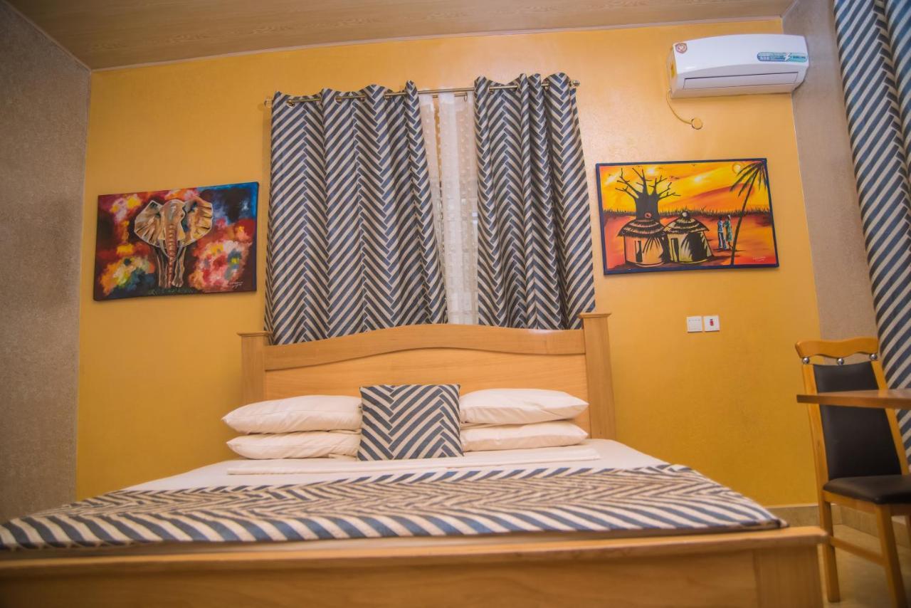 Homey Lodge Kumasi Bagian luar foto